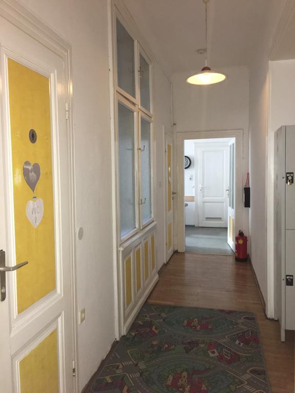 Chichilli Hostel Viena Exterior foto