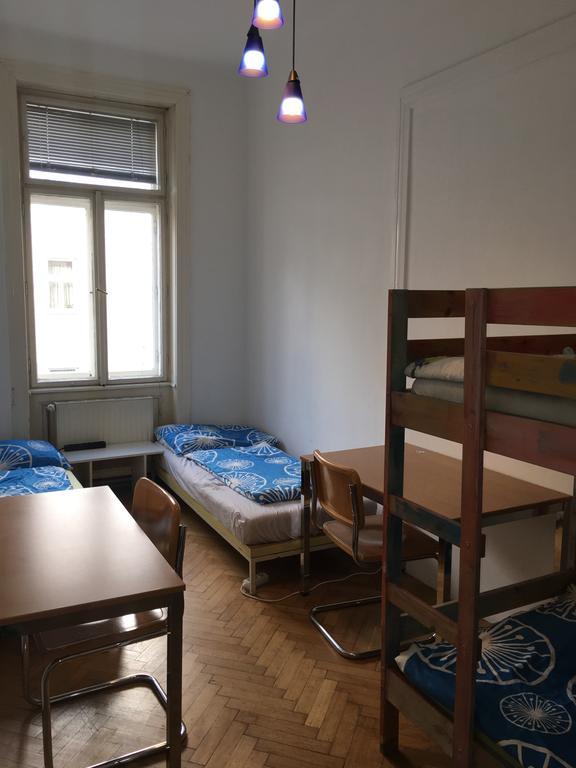 Chichilli Hostel Viena Exterior foto
