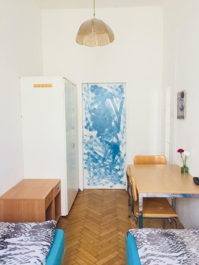 Chichilli Hostel Viena Exterior foto